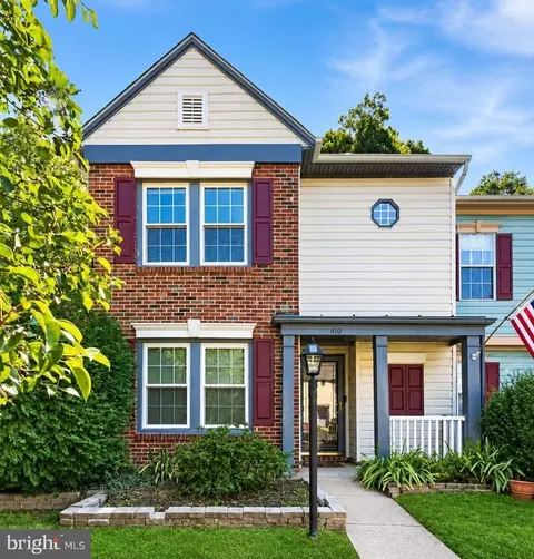 410 Wind Ridge Dr, Stafford, VA 22554