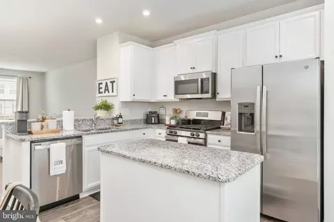 533 View Point Way, Fredericksburg, VA 22405