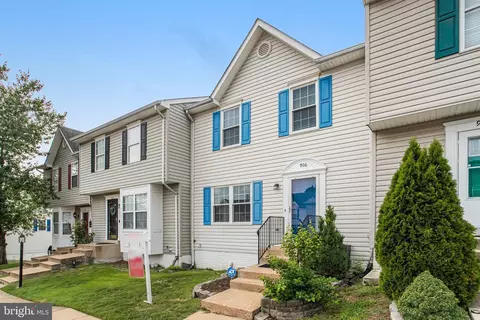 906 Kings Crest Dr, Stafford, VA 22554