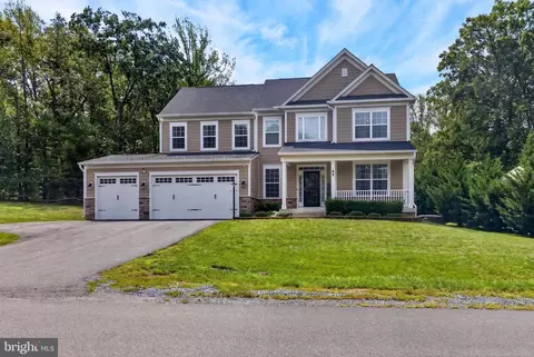 99 Black Hawk Dr, Stafford, VA 22554