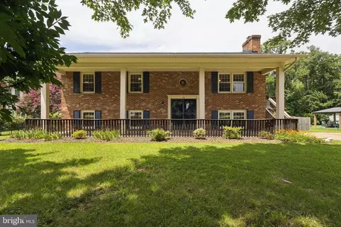 64 Sebastian Rd S, Fredericksburg, VA 22405