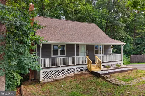 5 Huntington Dr, Fredericksburg, VA 22405
