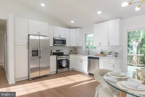 5 Raspberry Ln, Stafford, VA 22554
