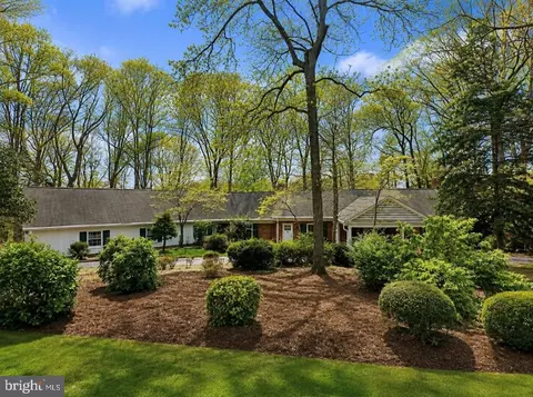 100 Hampton Dr, Fredericksburg, VA 22405