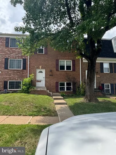 1113 Thomas Jefferson Pl, Fredericksburg, VA 22405
