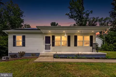 38 Blizzard Ct, Stafford, VA 22556
