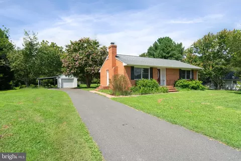 28 Manse Rd, Fredericksburg, VA 22406