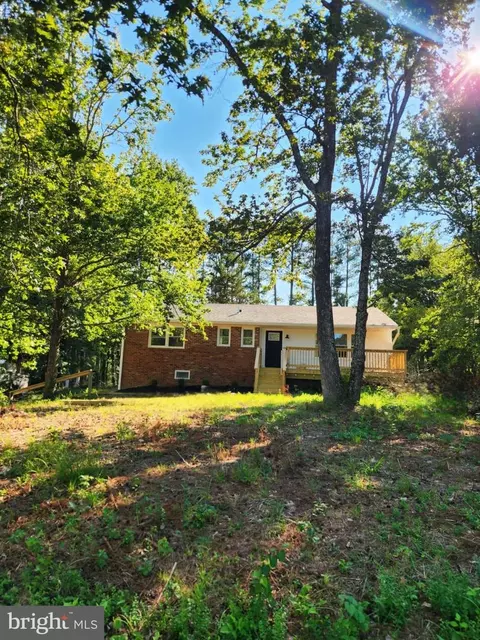 21 Salvington Rd, Fredericksburg, VA 22405