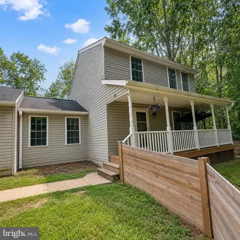 20 Raspberry Ln, Stafford, VA 22554