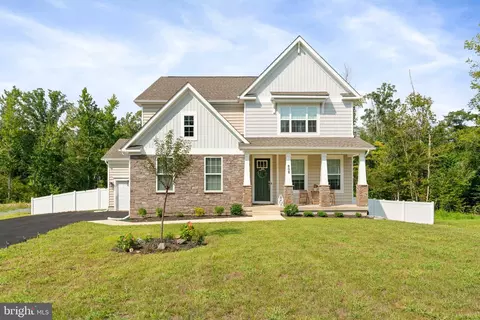 808 Long Meadow Dr, Fredericksburg, VA 22406