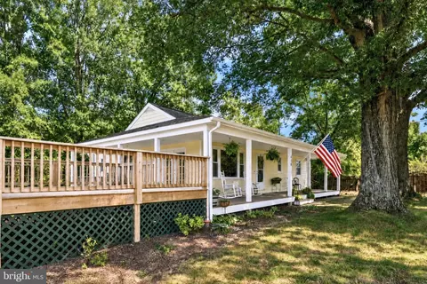 416 Truslow Rd, Fredericksburg, VA 22405