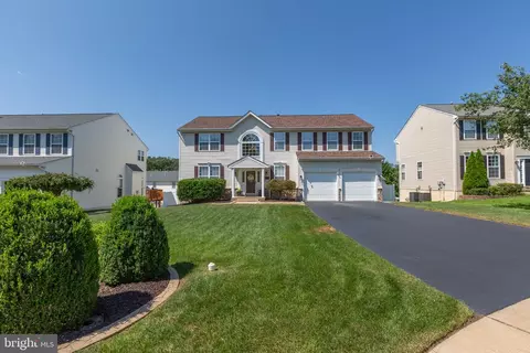 10 Pebble Beach Dr, Stafford, VA 22554