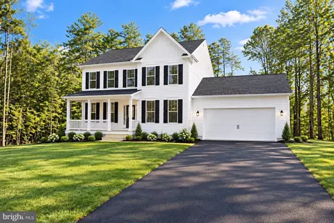 741 White Oak Rd, Fredericksburg, VA 22405