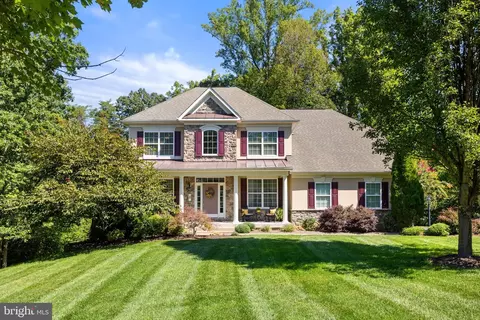 2 Janney Ln, Fredericksburg, VA 22406