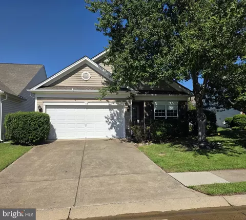 14 Lucketts Dr, Fredericksburg, VA 22406