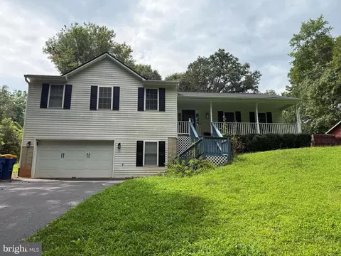 1069 Lakeview Dr, Stafford, VA 22556