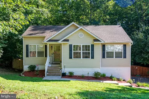 3 Palm Dr, Fredericksburg, VA 22405