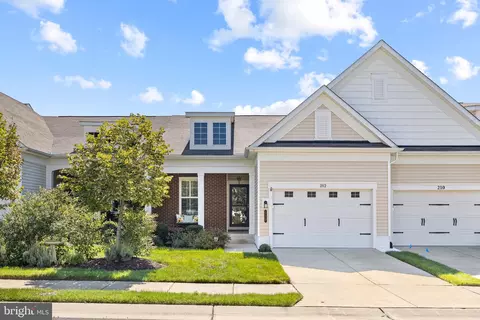 212 Long Point Dr, Fredericksburg, VA 22406