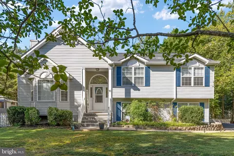 70 Melanie Hollow Ln, Fredericksburg, VA 22405