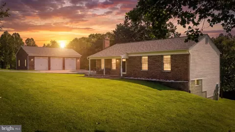 73 Old Farm Rd, Fredericksburg, VA 22406