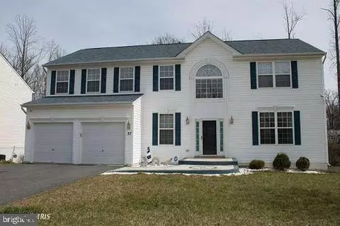 37 Persevere Dr, Stafford, VA 22554