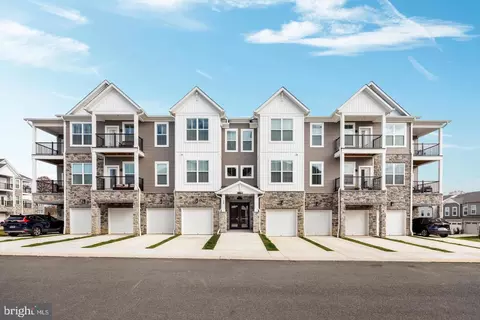19 Artemisia Way #301, Stafford, VA 22554