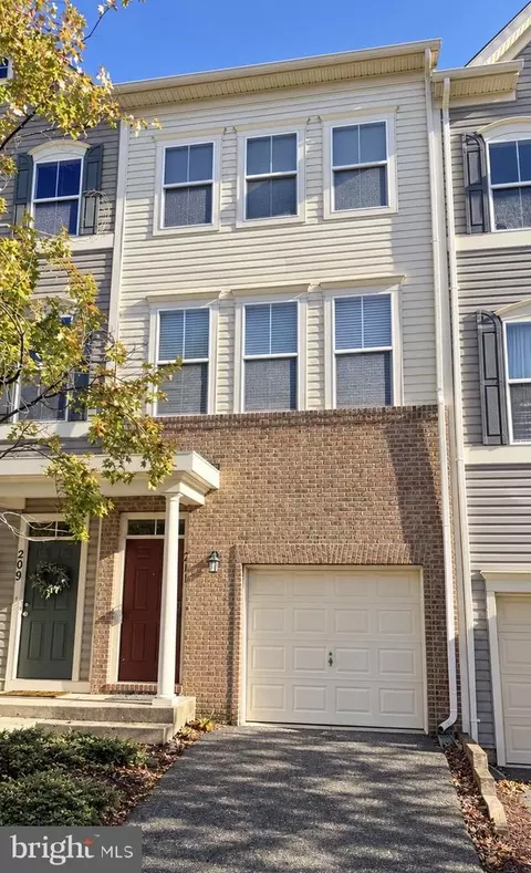 211 Shamrock Dr #3125, Stafford, VA 22556
