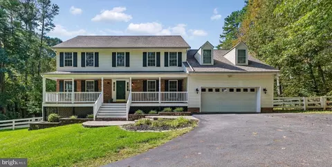 8 Wilderness Ct, Stafford, VA 22556