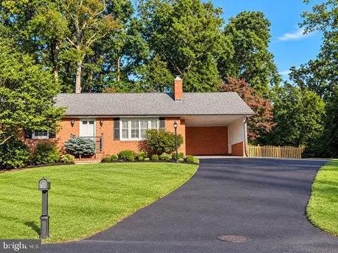 4 Woodberry Ct, Fredericksburg, VA 22405