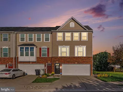 102 Landing Dr, Fredericksburg, VA 22405