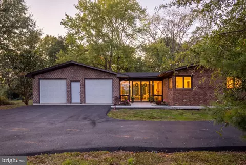 270 Ferry Rd, Fredericksburg, VA 22405