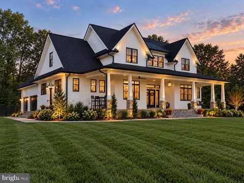 244 Brenthem Farm Dr, Fredericksburg, VA 22405