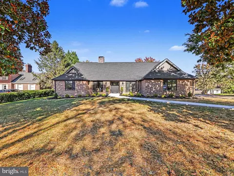 15 Steeplechase Rd, Fredericksburg, VA 22405