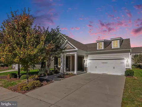 9 Long Beach Dr, Fredericksburg, VA 22406