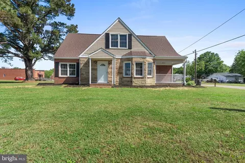 13129 Lee Ave, Stony Creek, VA 23882