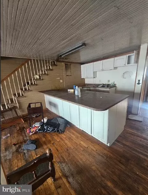 Entry Way - 5910 Dry Fork Rd, Cedar Bluff, VA 24609 photo 1 of 10