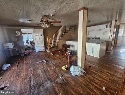 Entry Way - 5910 Dry Fork Rd, Cedar Bluff, VA 24609 photo 8 of 10