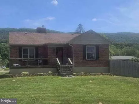 221 Fincastle Ln, Bluefield, VA 24605
