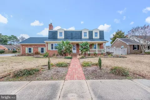 5137 Stratford Chase Dr, Virginia Beach, VA 23464