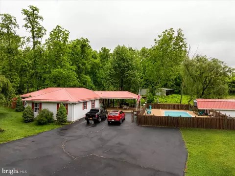11419 Oak Grv, Bristol, VA 24202