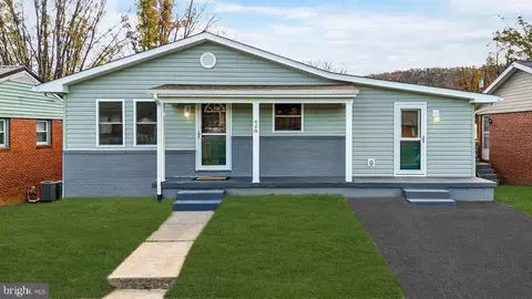 608 Arch Ave, Waynesboro, VA 22980