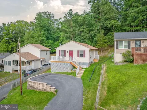 370 Horace Ave, Waynesboro, VA 22980