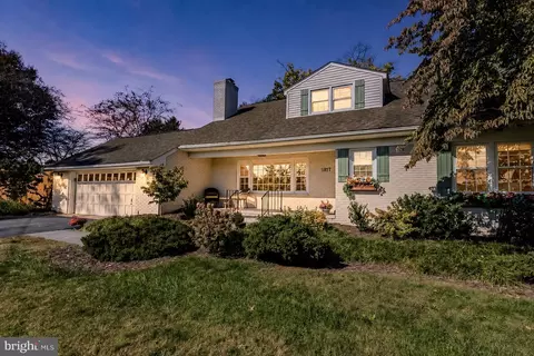 1817 Cherokee Rd, Waynesboro, VA 22980