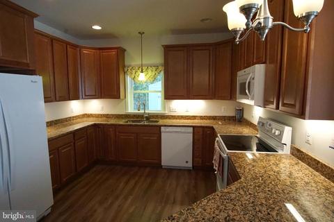 322 3rd St, Colonial Beach, VA 22443 photo 2