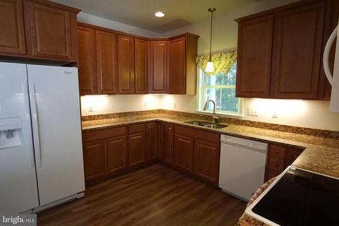 322 3rd St, Colonial Beach, VA 22443 photo 3