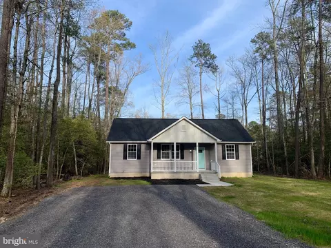 371 Shorewood Dr, Colonial Beach, VA 22443