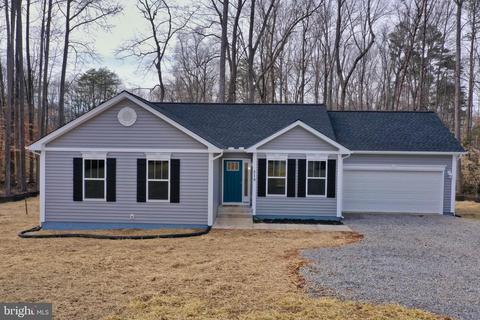 63 Essex Pl, Montross, VA 22520