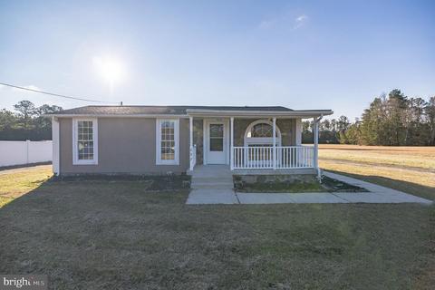 687 Macedonia Ln, Colonial Beach, VA 22443
