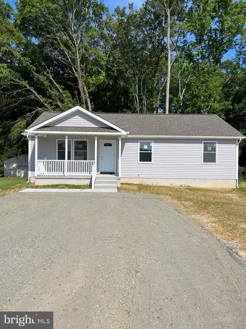 75 Merganser St, Montross, VA 22520