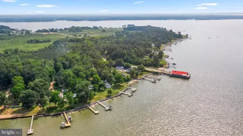 16 Salisbury Park Road, Hague, VA 22469